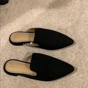 NWOT Suede pointed slip on flats size 8.5